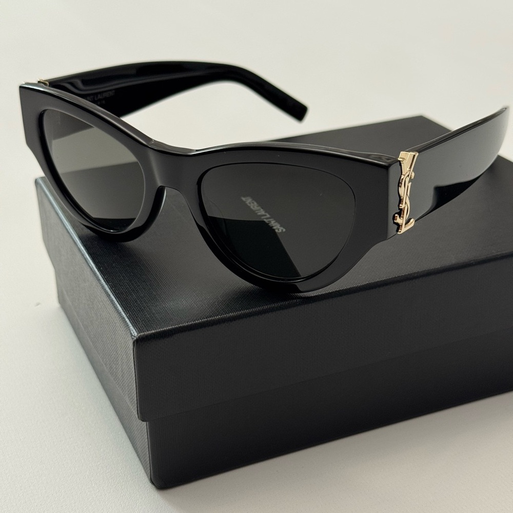 Saint Laurent YSL Sunglasses - Picture 2 of 5